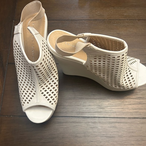 Chinese Laundry Wedges - Picture 1 of 3
